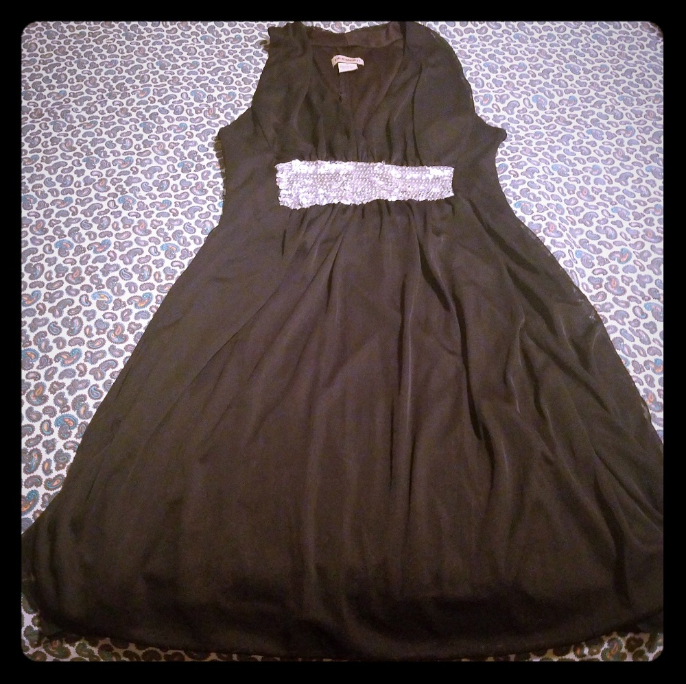 Medium (fits a tad smaller) dress